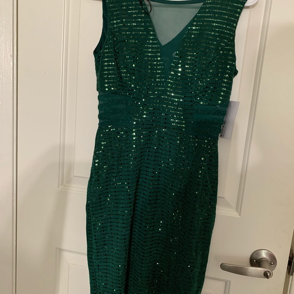 Beautiful green sequins dress - Picture 5 of 5